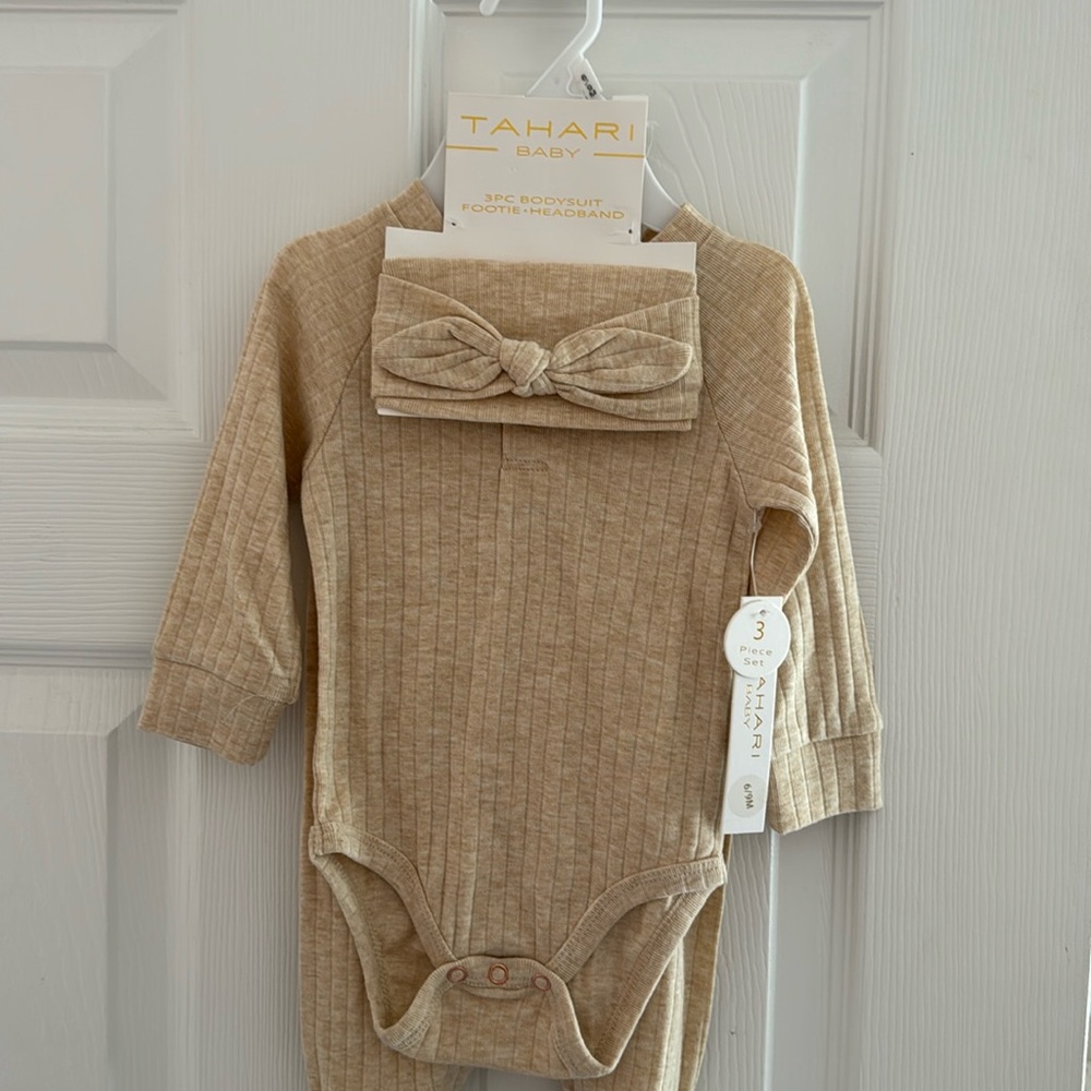 Tahari neutral 3 piece set - 6-9m